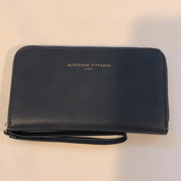 NWOT Adrienne Vittadini Studio Wallet/ Wristlet Color Blue Navy - Picture 1 of 6